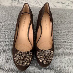 Antonio Melani classic velvet bejeweled pump, 6.5m